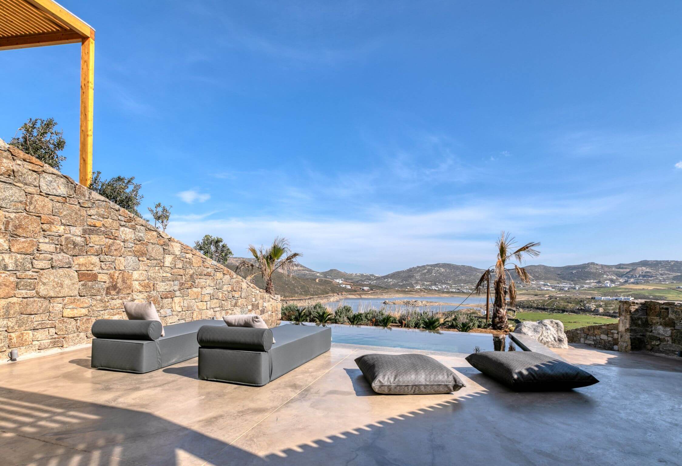 VR Tour of Unique Villas in Mykonos-Vivestia | Risk-Free Villas, Hotels and Cruises in VR