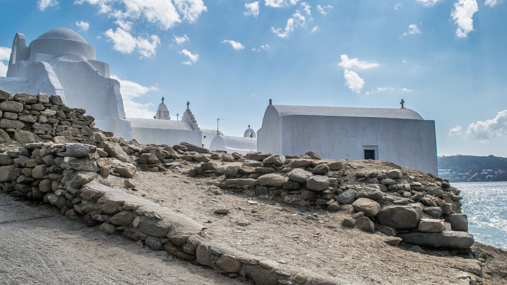 Mykonos suites hotel: 5 Advantages-Vivestia | Risk-Free Villas, Hotels and Cruises in VR